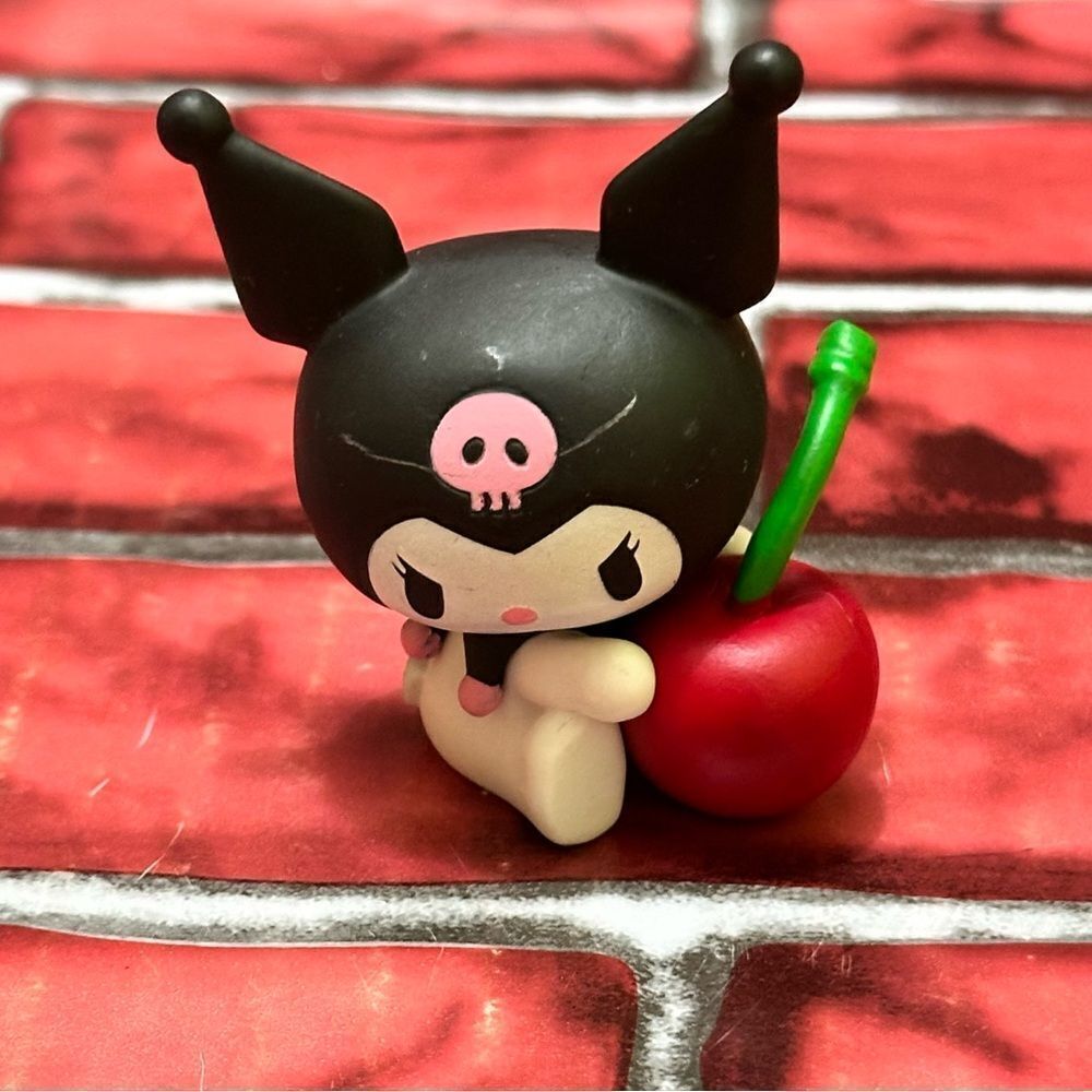 Hello Kitty And Friends Kuromi vinyl figure